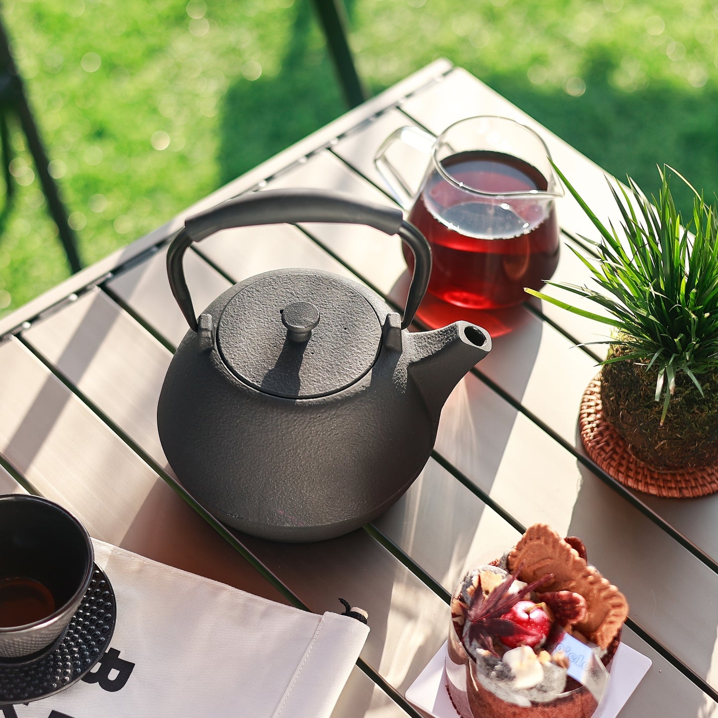 1pc Handcrafted 40oz Cast Iron Teapot with Enameled Interior, Stovetop Safe Tea Kettle with Infuser for Loose Leaf Tea and Coffee, Brushed Metal Finish, Ideal for Christmas, Thanksgiving, Father'S Day, Mother'S Day Gifts