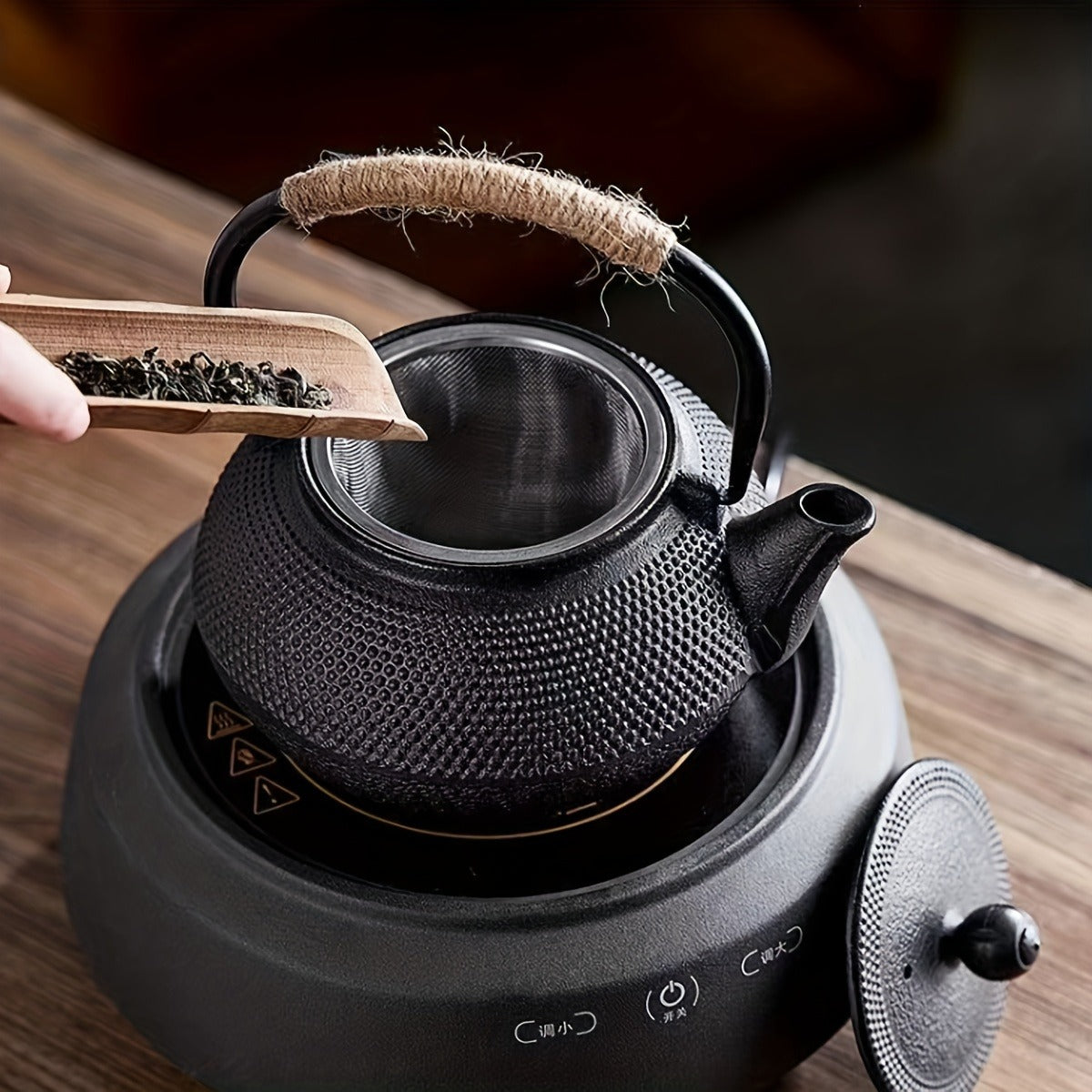 Cast Iron Teapot, Japanese Style, Tea Kettle with Removable Stainless Steel Infuser Internal Enamel Iron Teapots with classic style, Beautiful Pattern
