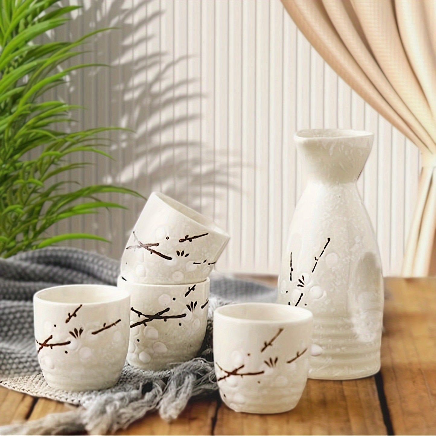 Japanese ceramic sake barware set, beige tea set for making tea and drinking, with hand-painted plum blossom pattern, handmade, suitable for sushi restaurants or families
